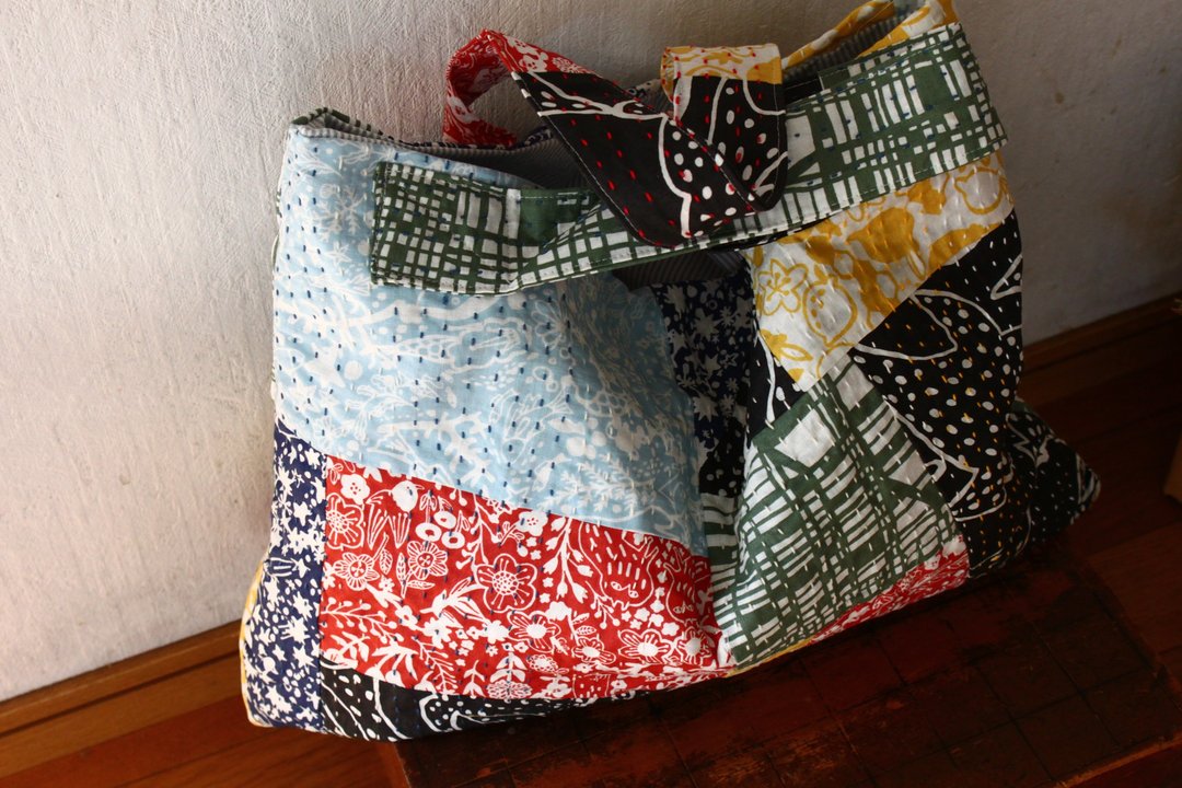 Spica pattern shop/Random patchwork bag of sashiko - 手提包/手提袋 - 棉．麻 多色