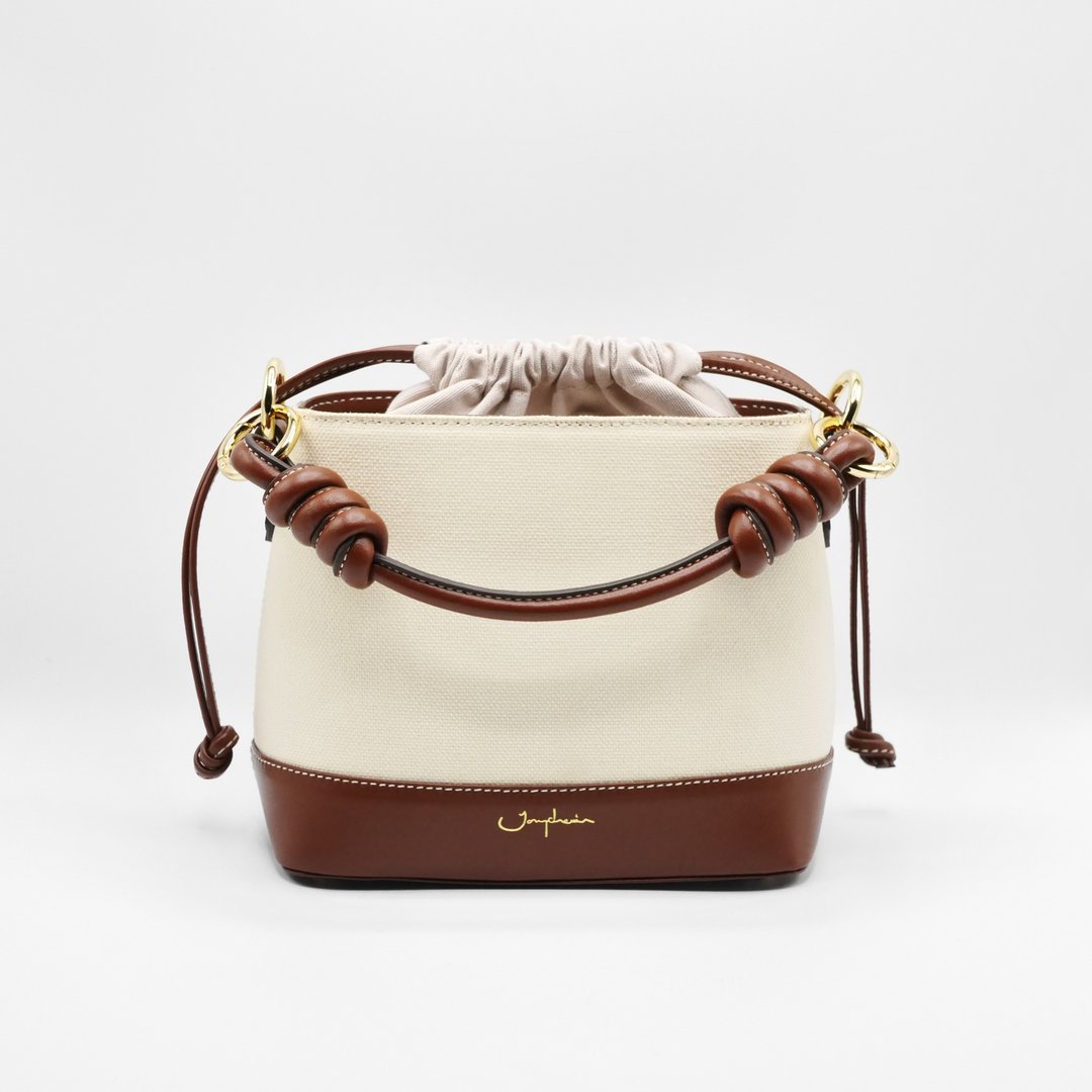 【ALMOSTPERFECT】 瑕疵销售 - Fuji Bag in Canvas Espresso - 束口袋双肩包 - 真皮 咖啡色
