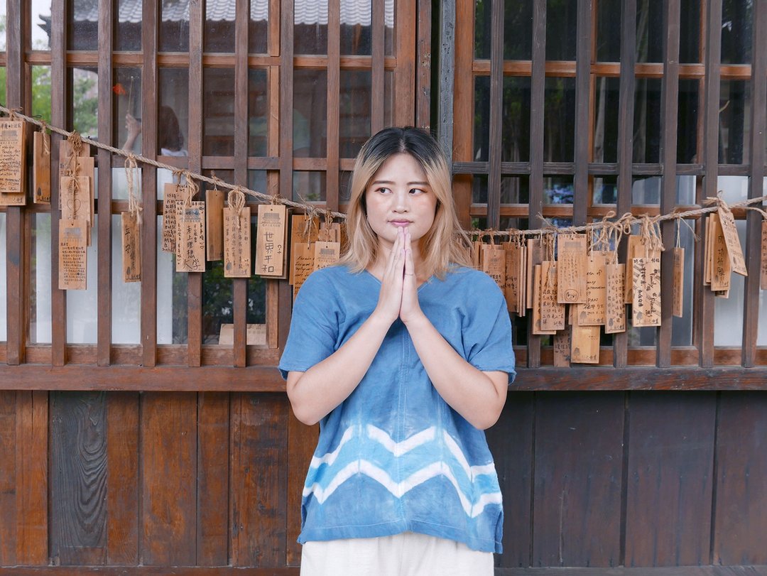 波波 手染宽版落肩上衣 - 女装上衣 - 棉．麻 蓝色