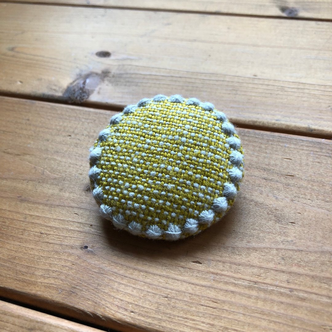 胸针 minapelhonen 手鼓手工制作 - 胸针 - 棉 黄色