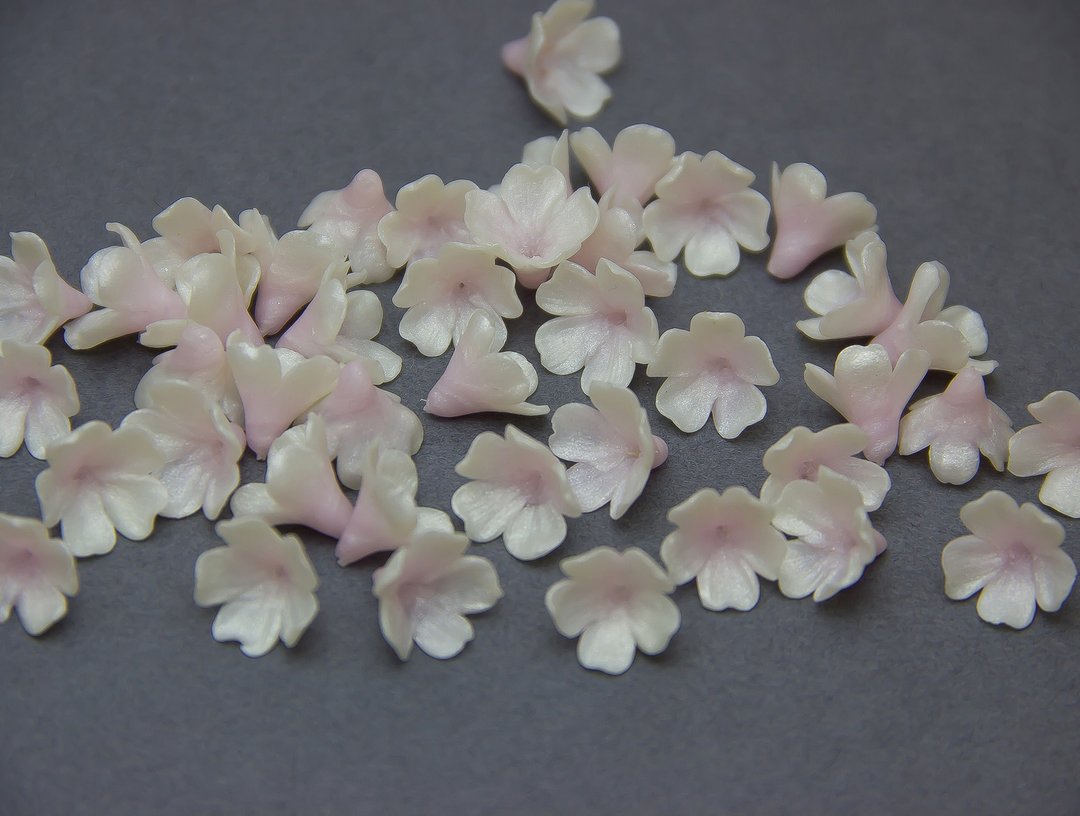 Pink/ Pearl Flower 10-12 mm, Floral beads polymer clay, Flower Tiara Making - 零件/散装材料/工具 - 塑料 粉红色