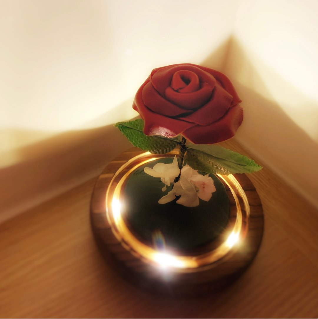 【定制化礼物】皮革玫瑰灯座/手作皮革/玫瑰花/免费刻名 YH Story - 摆饰 - 真皮 