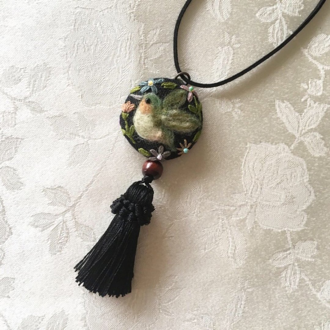 necklace of hummingbird - 项链 - 棉．麻 黑色