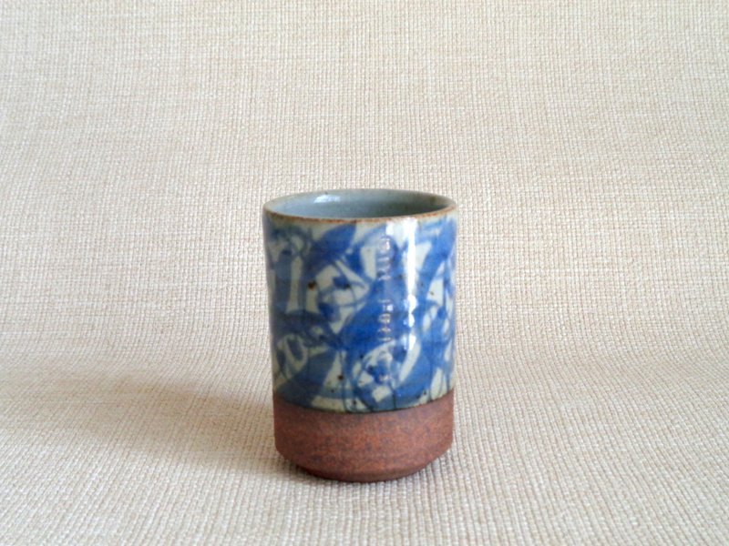 藤蔓花卉图案茶杯 b - 茶具/茶杯 - 陶 蓝色