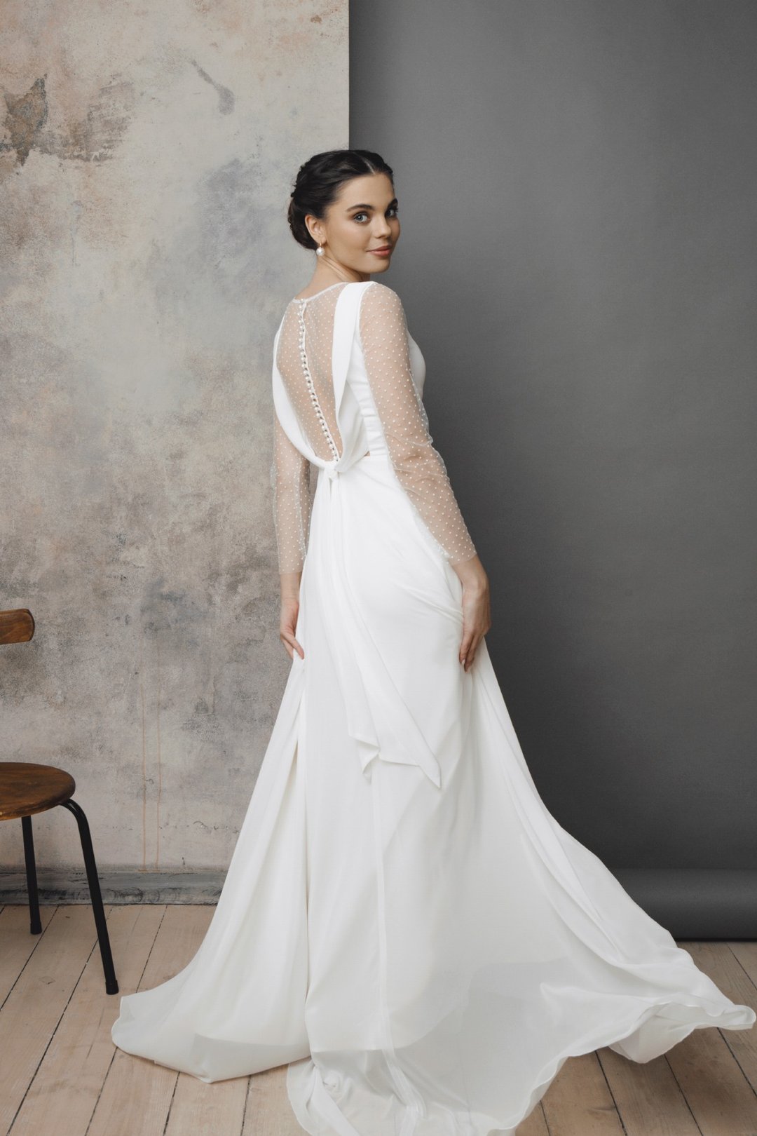 Simple low back wedding dress, long sleeve bridal dress | Antonia - 晚装/礼服 - 其他材质 