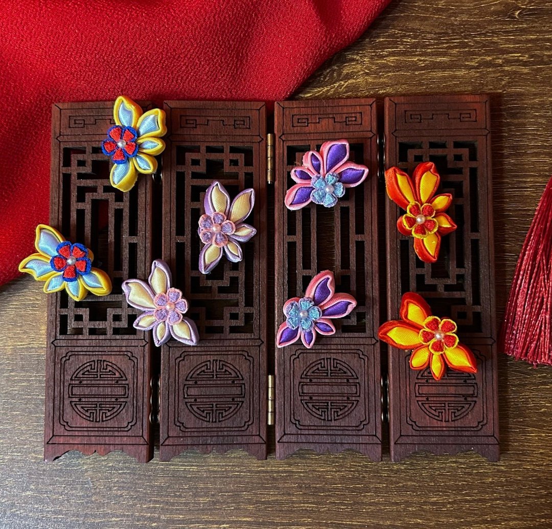 (细工布花 x 中国风) 花纽/盘扣 蝶形 耳环/耳夹 - 耳环/耳夹 - 其他人造纤维 多色