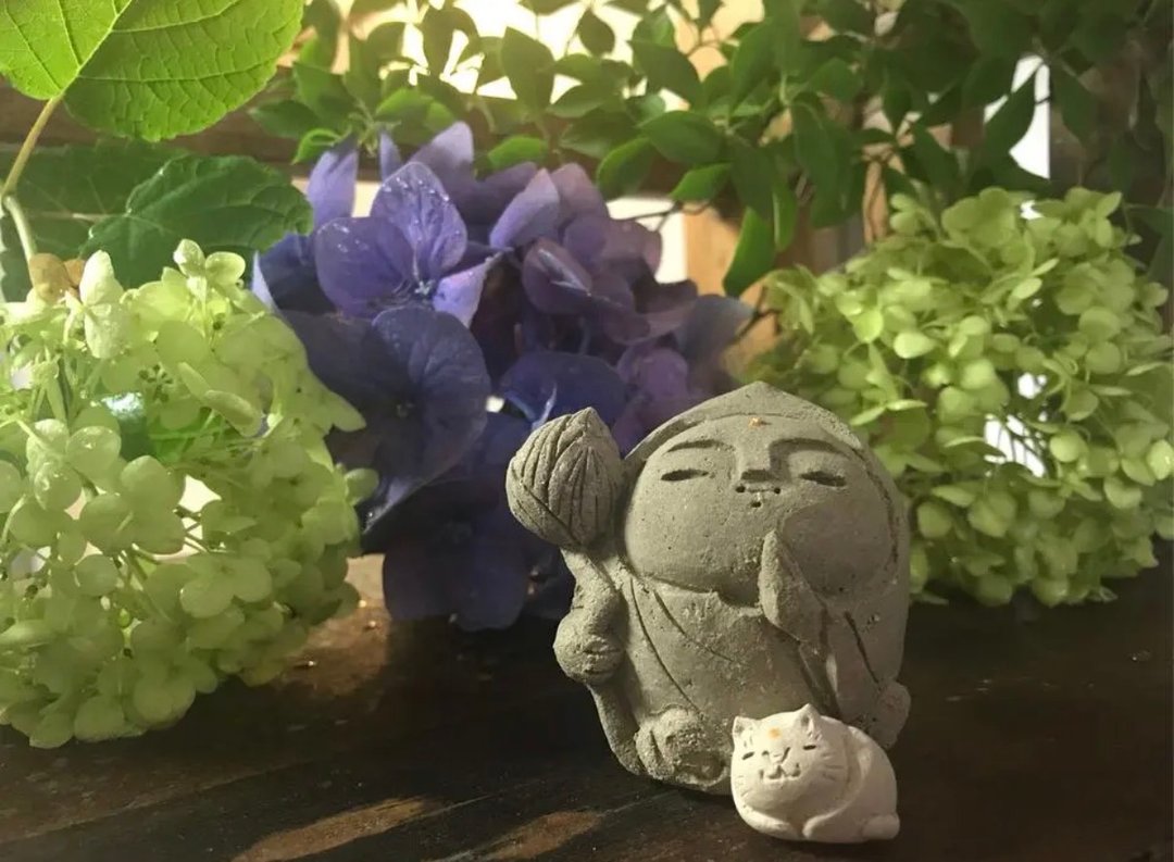 白猫与地藏菩萨 莲花锡杖 - 摆饰 - 陶 白色