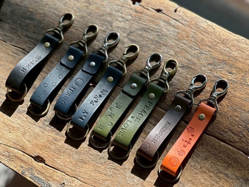 【定制化礼物】【森林的秘密】质感皮革吊饰 - 钥匙链/钥匙包 - 真皮 多色