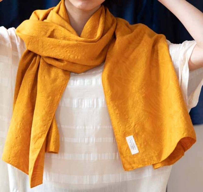 Organic Cotton 葉の織模様ストール【アーティチョーク／ボタニカルダイ】 - 丝巾 - 其他材质 