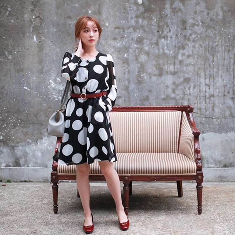 GT魔幻大点点排扣长袖洋装 - 洋装/连衣裙 - 聚酯纤维 黑色