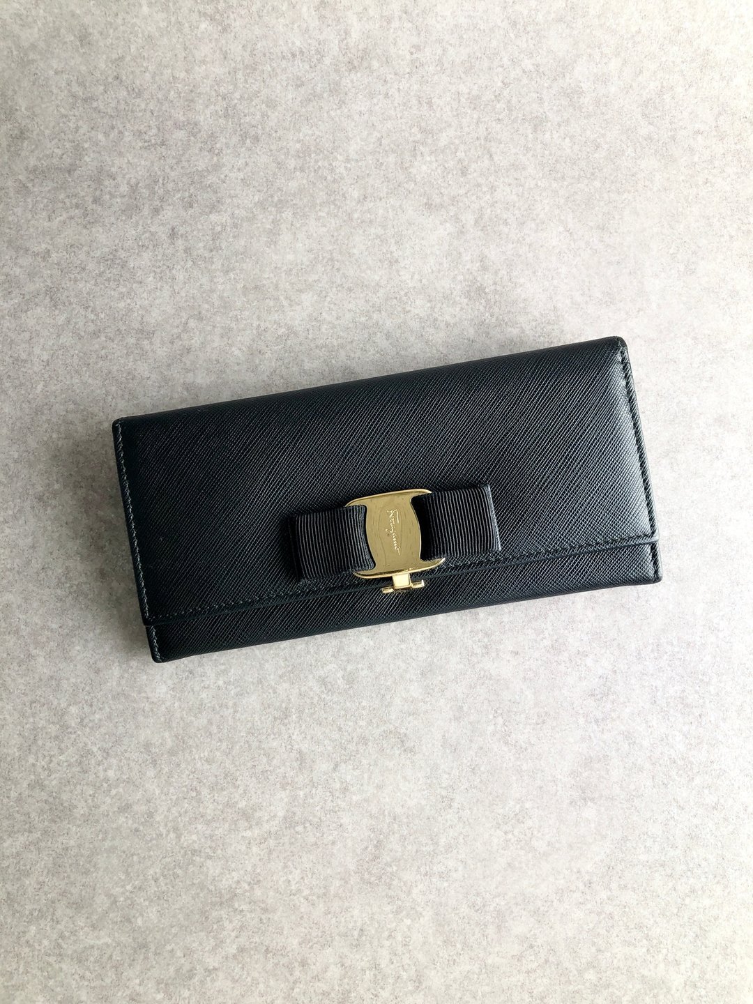 【日本直送，品牌二手包】Salvatore Ferragamo Vara Ribbon 长款钱包黑旧款 sgxzgc - 皮夹/钱包 - 真皮 黑色