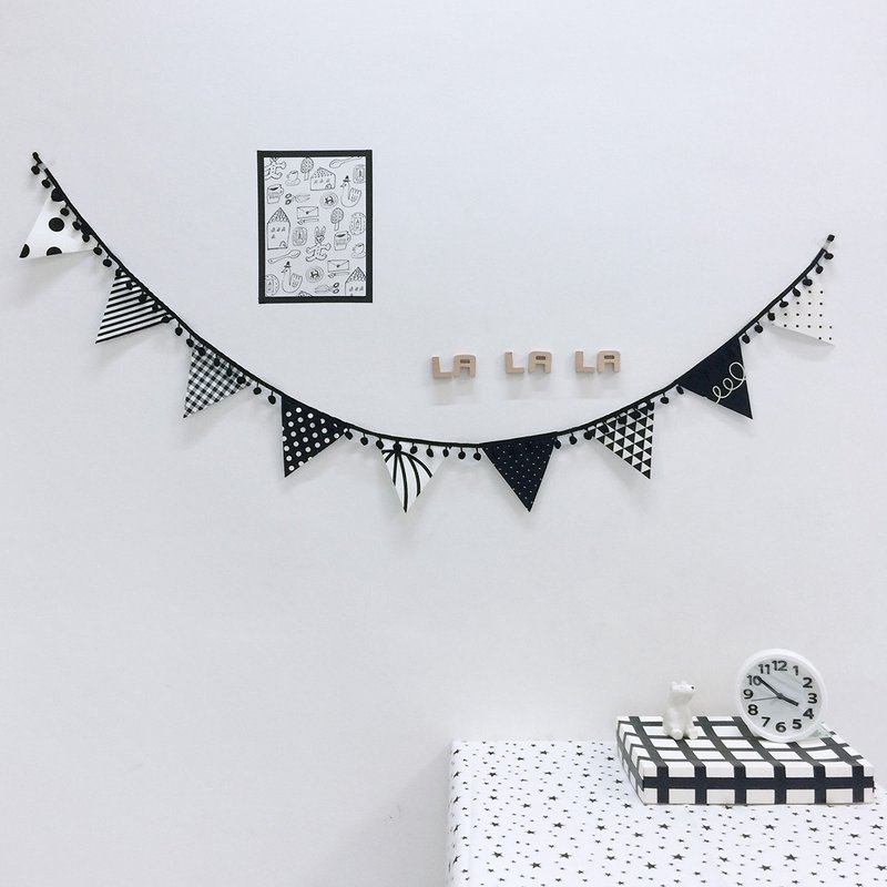 黑白play  球球款三角旗 - 墙贴/壁贴 - 棉．麻 黑色