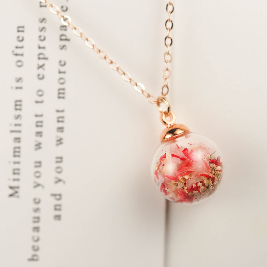 爱家作-OMYWAY红色满天星花永生花玻璃球饰物颈链1.4cm - 颈链 - 玻璃 白色