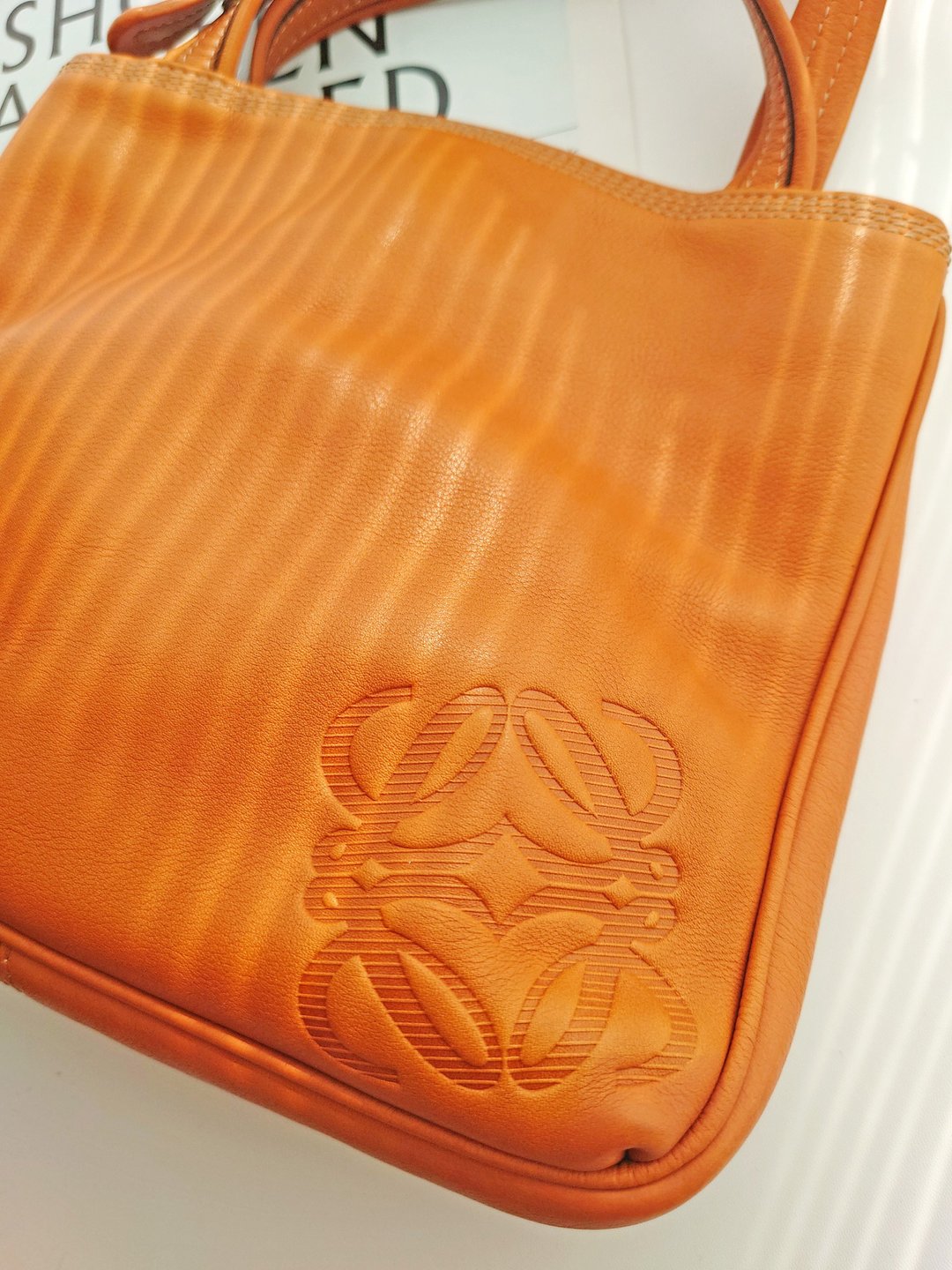 客预留 Loewe 南瓜橙焦糖 托特包单肩包侧背包侧背包通勤包斜背包 - 侧背包/斜挎包 - 真皮 橘色
