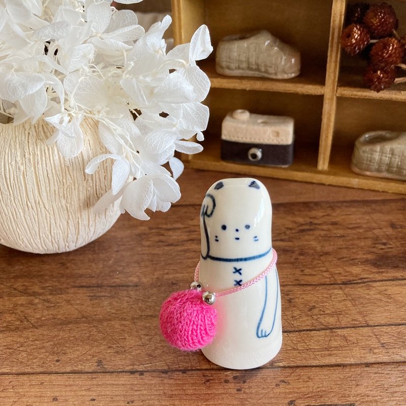 Handmade ceramic doll Maneki Neko S size with a round mouth - 摆饰 - 瓷 白色