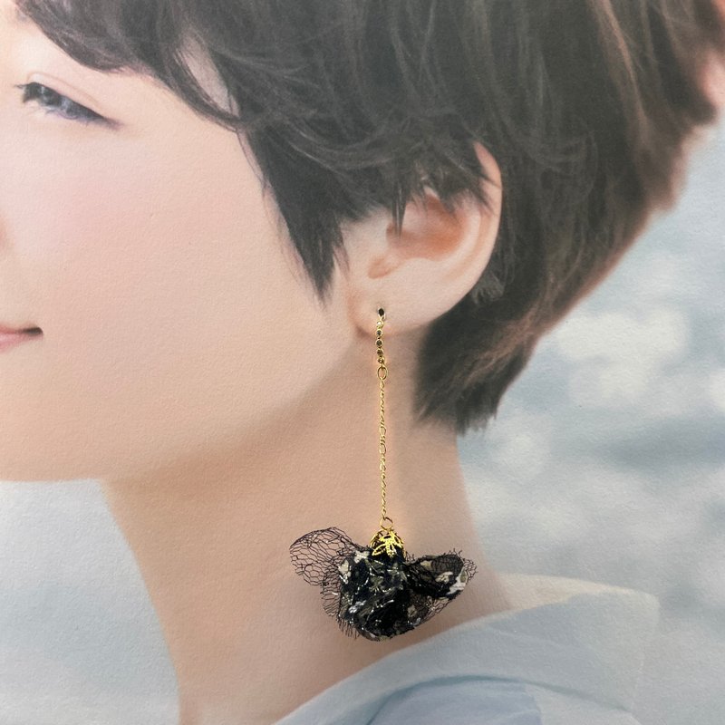 Pinkoi 限定独家 | Starlight 星光点点黑纱网透金钻耳勾耳环 - 耳环/耳夹 - 其他材质 黑色