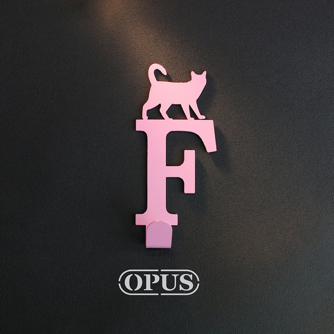 【OPUS东齐金工】当猫咪遇上字母F - 挂勾(粉红)/壁饰挂勾 - 收纳用品 - 其他金属 粉红色