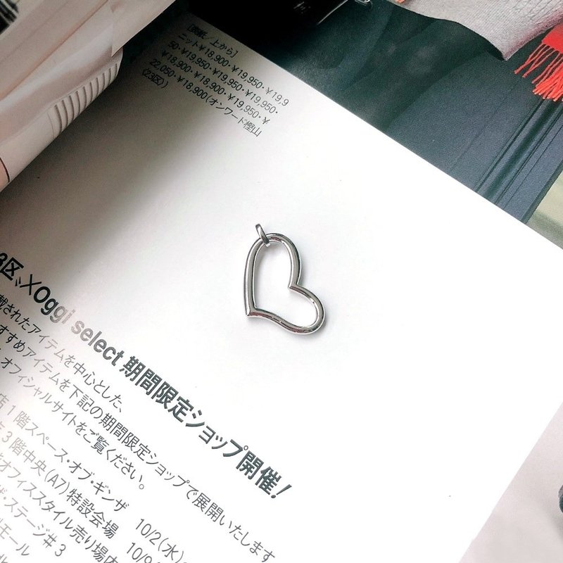 心型斜爱心造型18K白金桃心黄金18K金坠头 18K金坠子0.63钱附保卡 - 项链 - 24k 金 银色