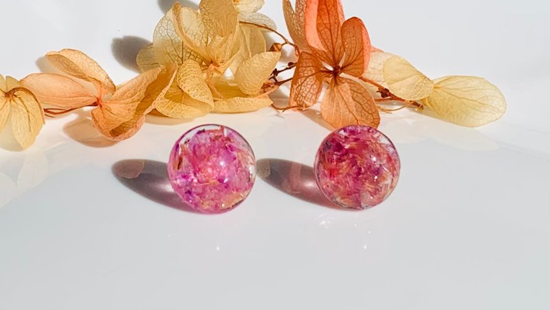 压花树脂耳环|永生花耳环|干花耳环|手作耳环 - 耳环/耳夹 - 植物．花 紫色