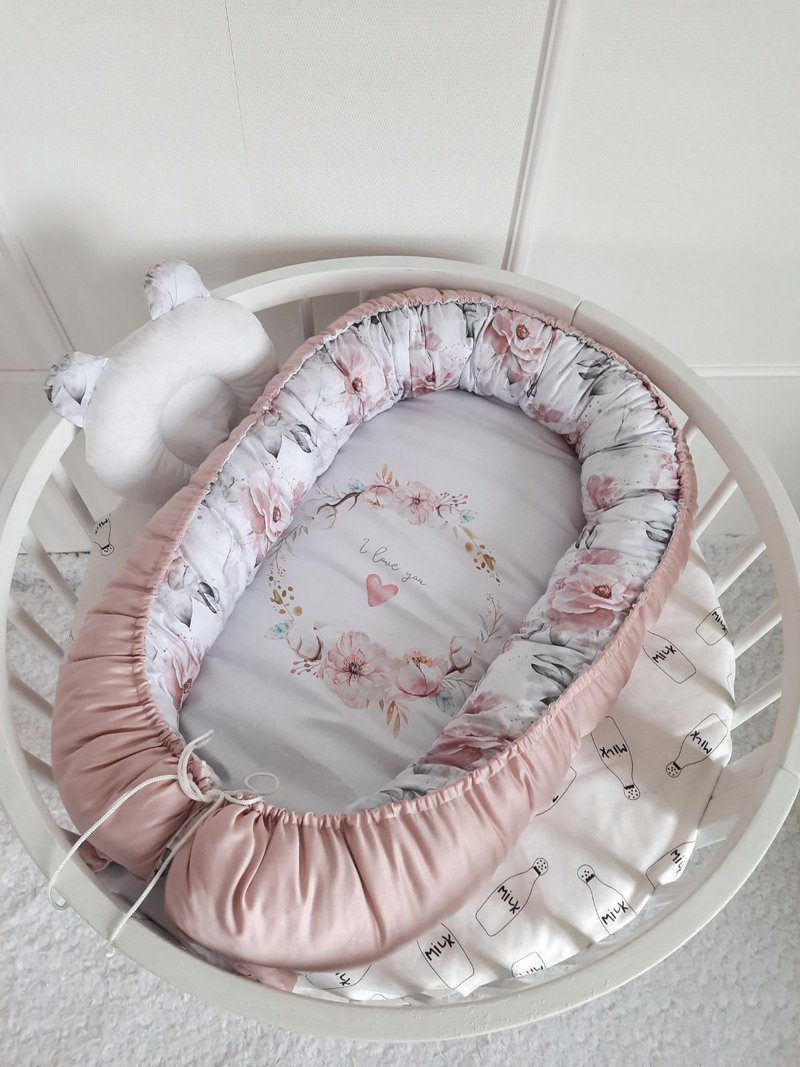 Baby  nest  + pillow as a gift - 满月礼盒 - 棉．麻 粉红色