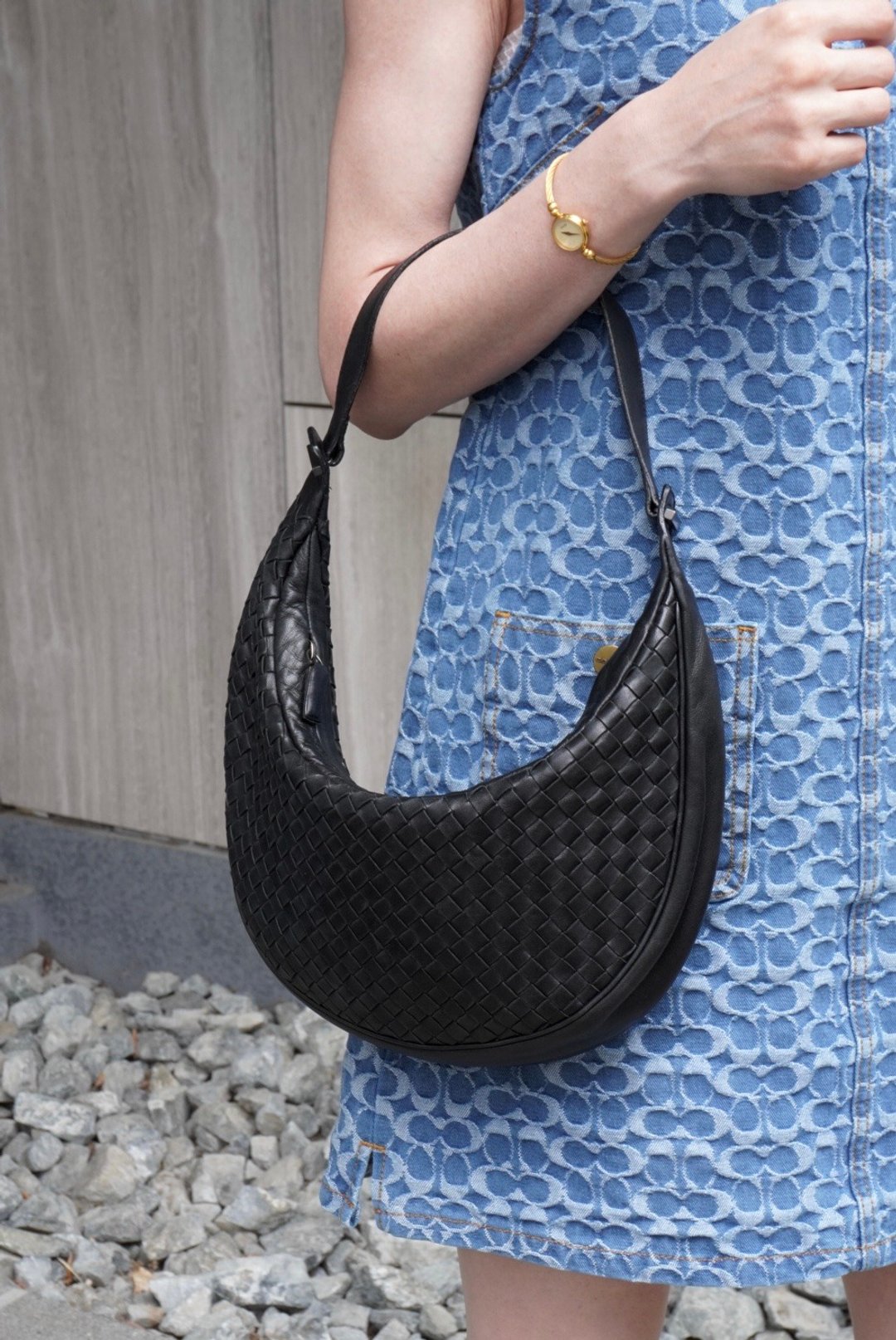 【日本直送 名牌中古包】Bottega Veneta 意大利编织手提包 黑色 Hobo 包 10500 105264NE xsmh56 - 手提包/手提袋 - 真皮 黑色