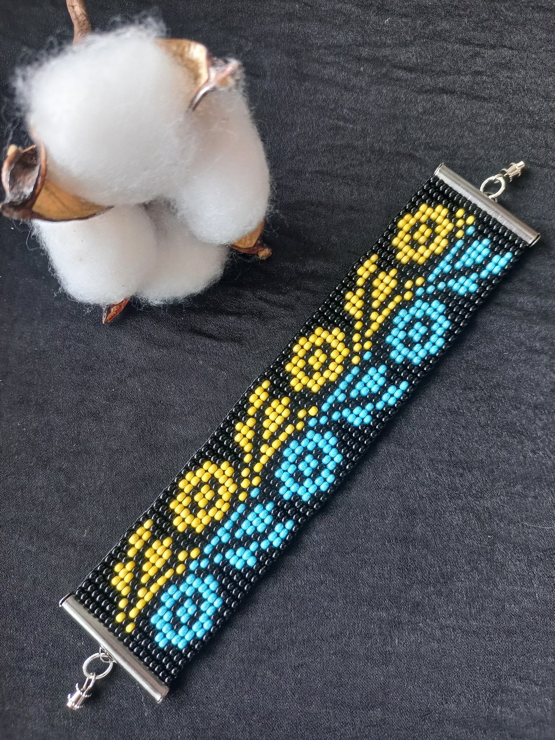 Bracelet beads Ukrainian flowers handmade jewelry - 手链/手环 - 琉璃 多色