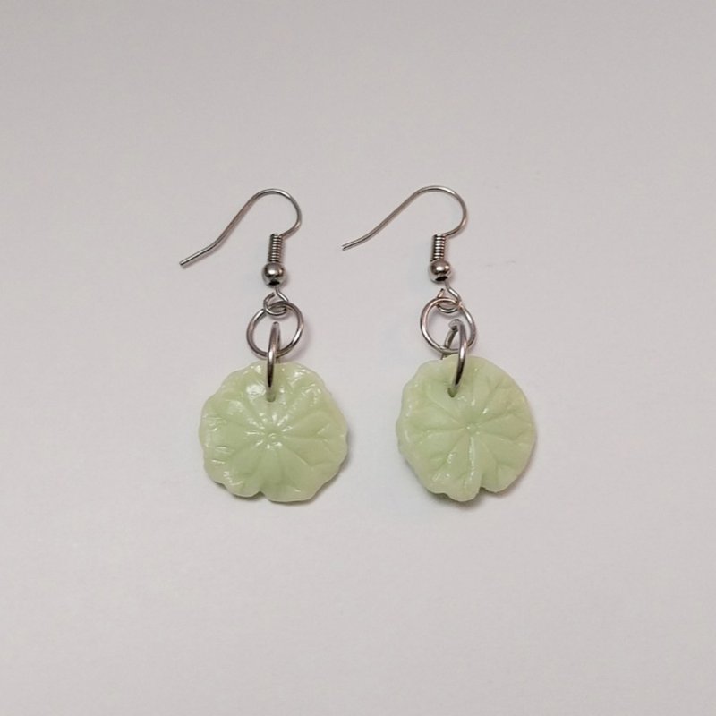 手工制作 绿色 莲叶 耳环 - 耳环/耳夹 - 粘土 绿色