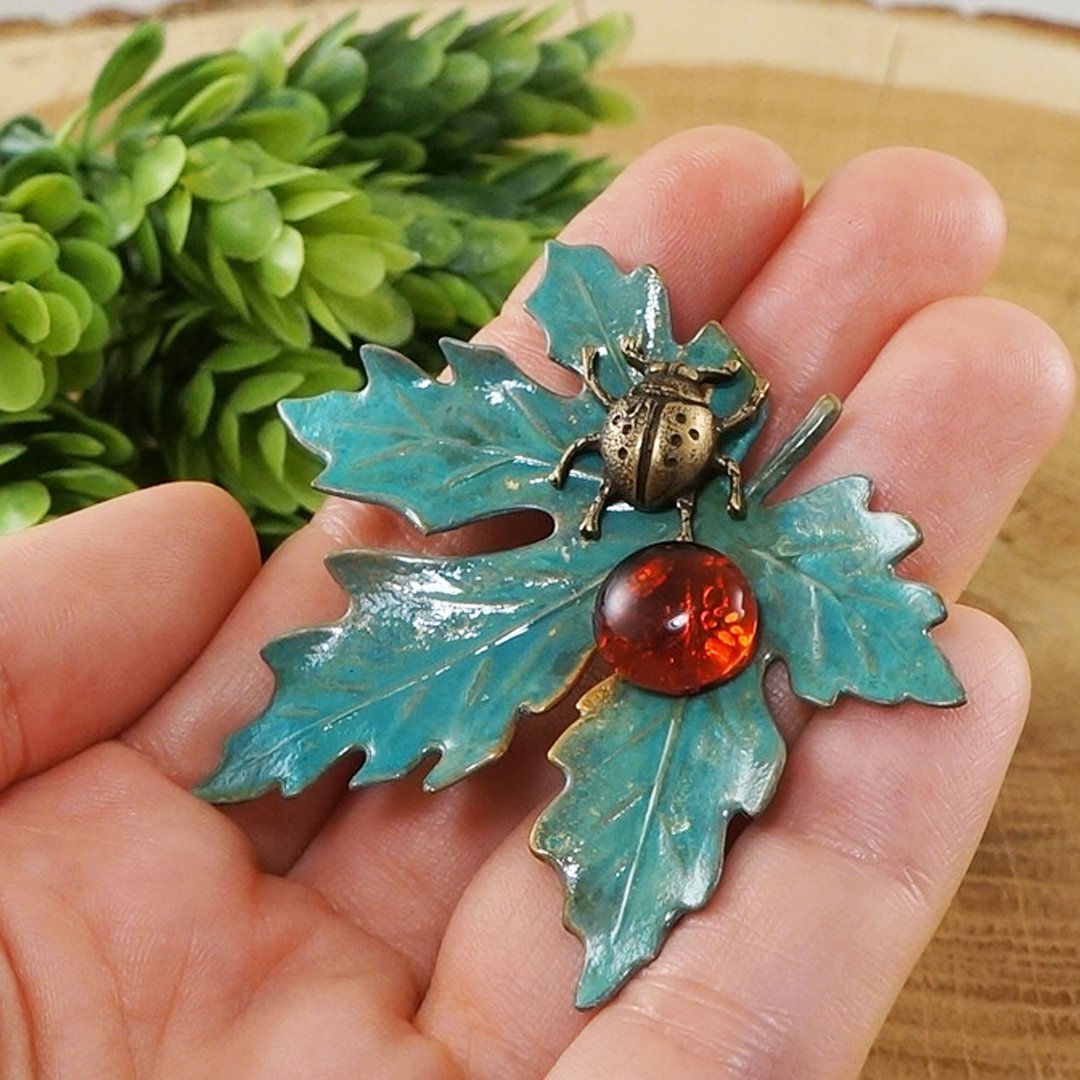 绿枫叶瓢虫胸针 自然森林植物主题饰品 - 胸针 - 其他材质 绿色