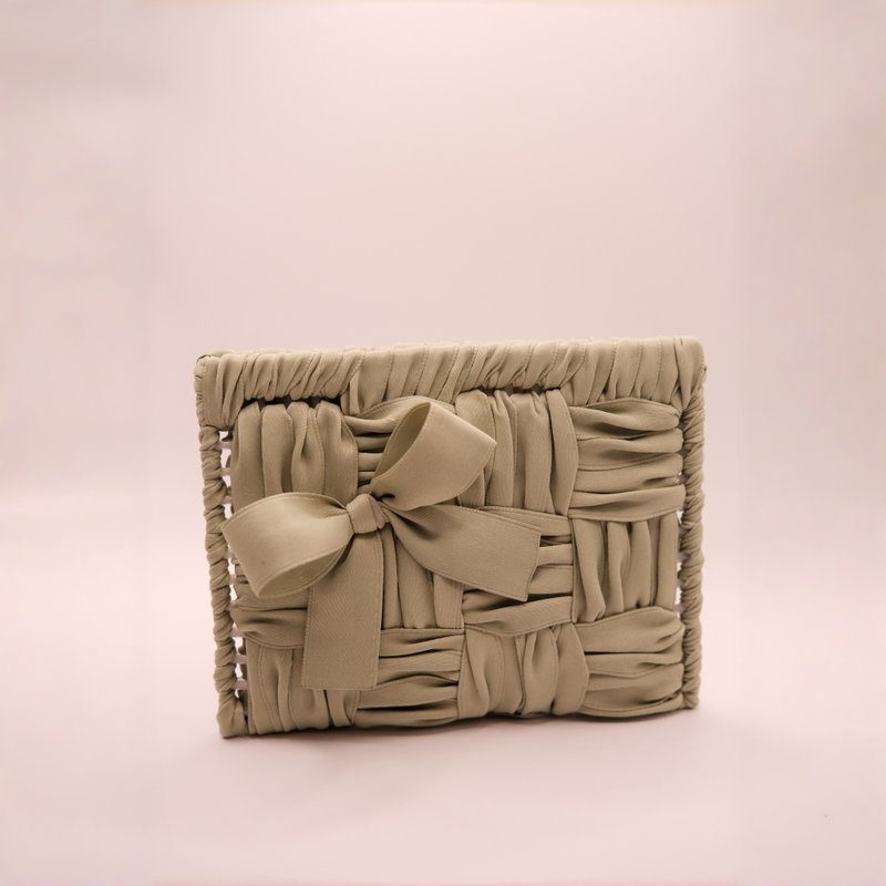 缎带信用卡悠游卡夹  现在买就送一条珍珠链  多买多送哟 - 证件套/卡套 - 丝．绢 白色