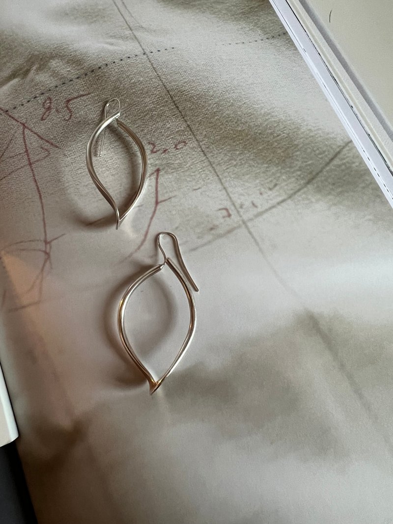 Vintage Twist leaf Silver Earrings - 耳环/耳夹 - 纯银 银色