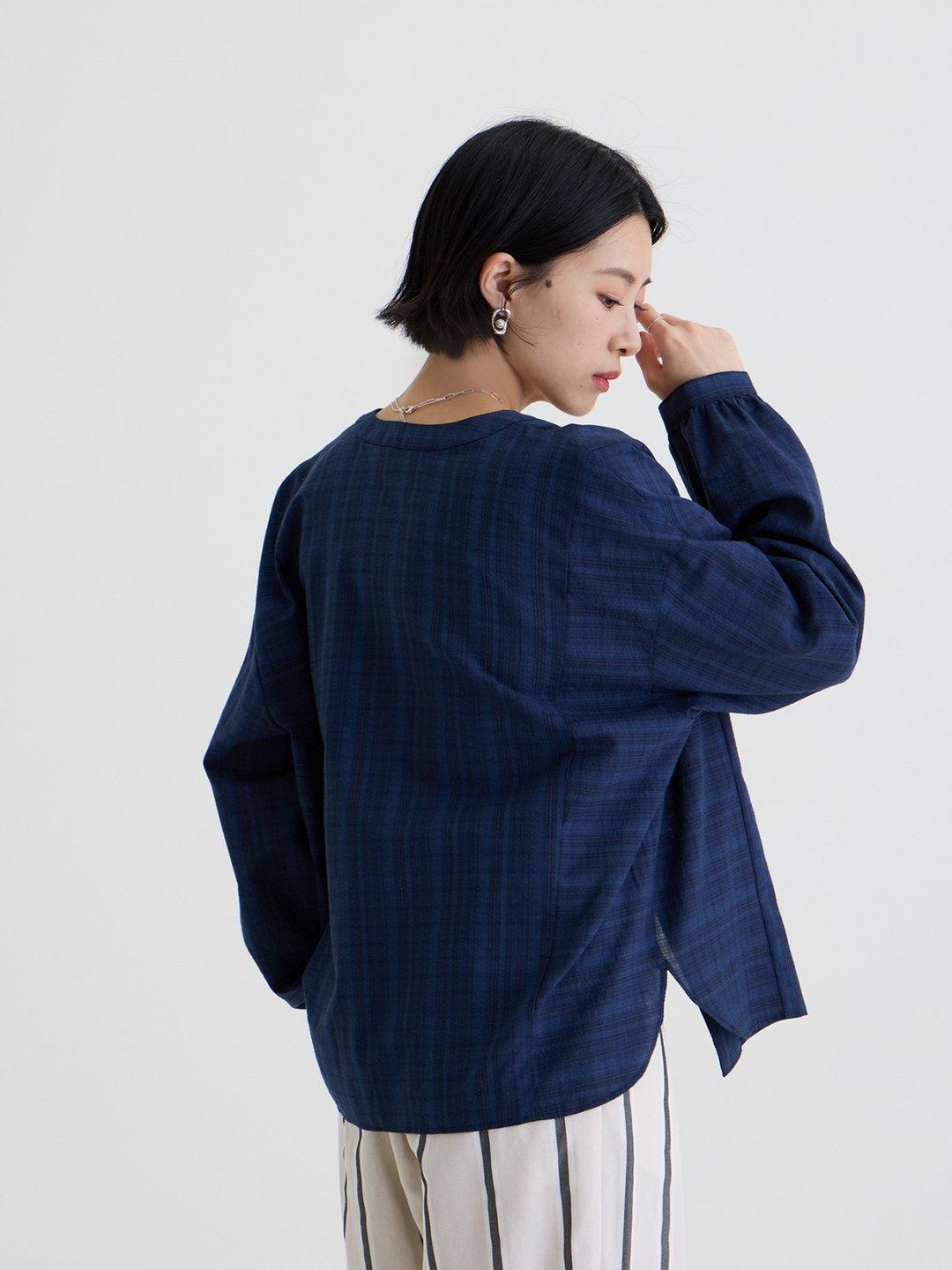 PINKOI ONLY:雾光开襟抽袖衬衫-曼彻斯特 - 女装衬衫 - 棉 蓝色