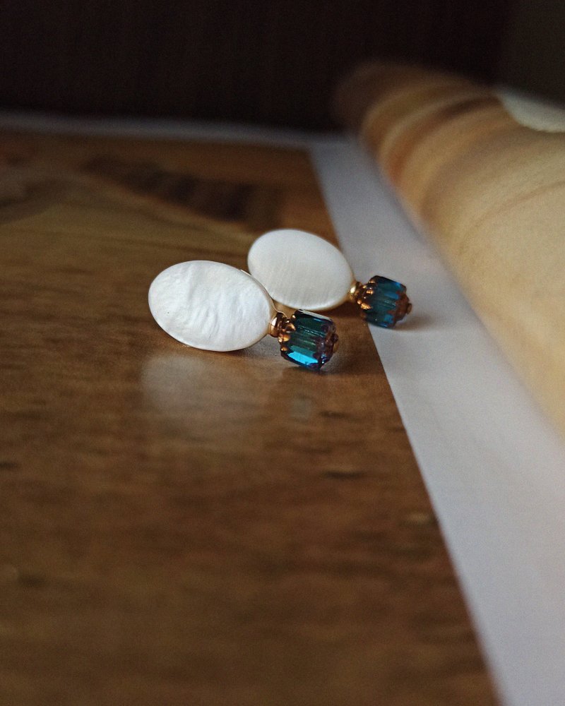 白贝古董珠耳环 -  进口珠 - 耳环/耳夹 - 贝壳 多色