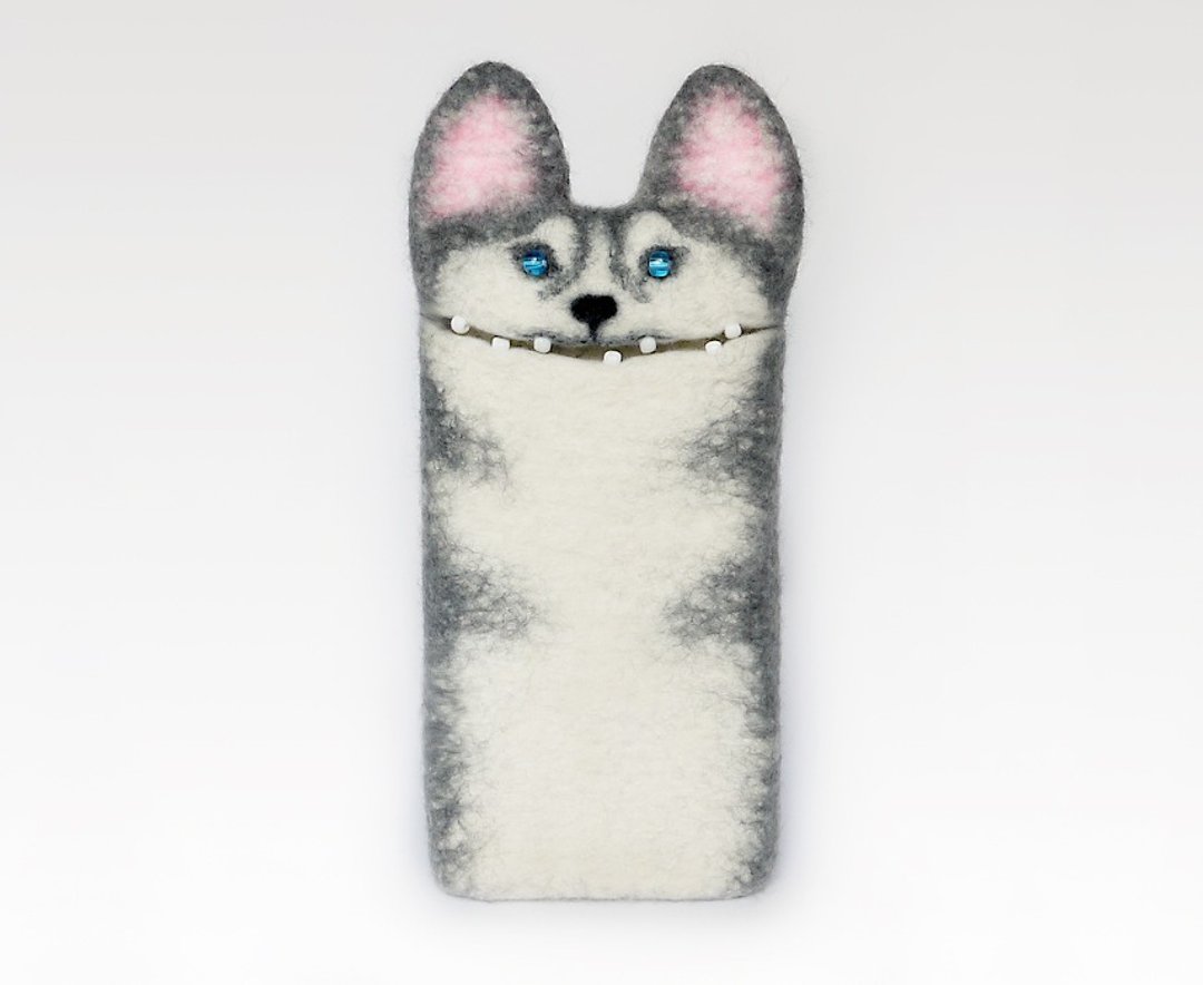 iPhone 7 Husky dog case, felt cover, felted Husky dog - 手机壳/手机套 - 羊毛 灰色