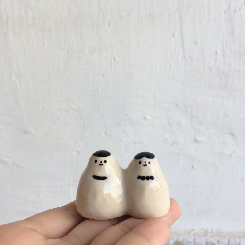 儿童特集 : 陶制戴指环的孩子 - 摆饰 - 陶 卡其色