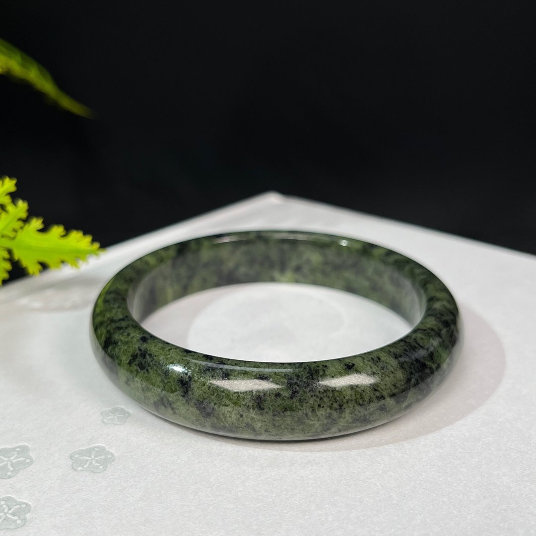 药王石手镯61MM 西藏墨绿玉手环 缓解疲劳 消除紧张 改善亚健康 - 手链/手环 - 玉石 绿色
