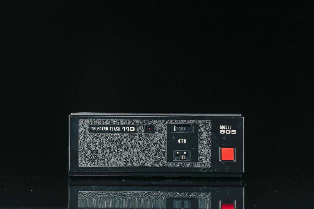 PETTICA TELE CTRO FLASH 110 MODEL 905 #110底片相机 - 相机 - 其他金属 