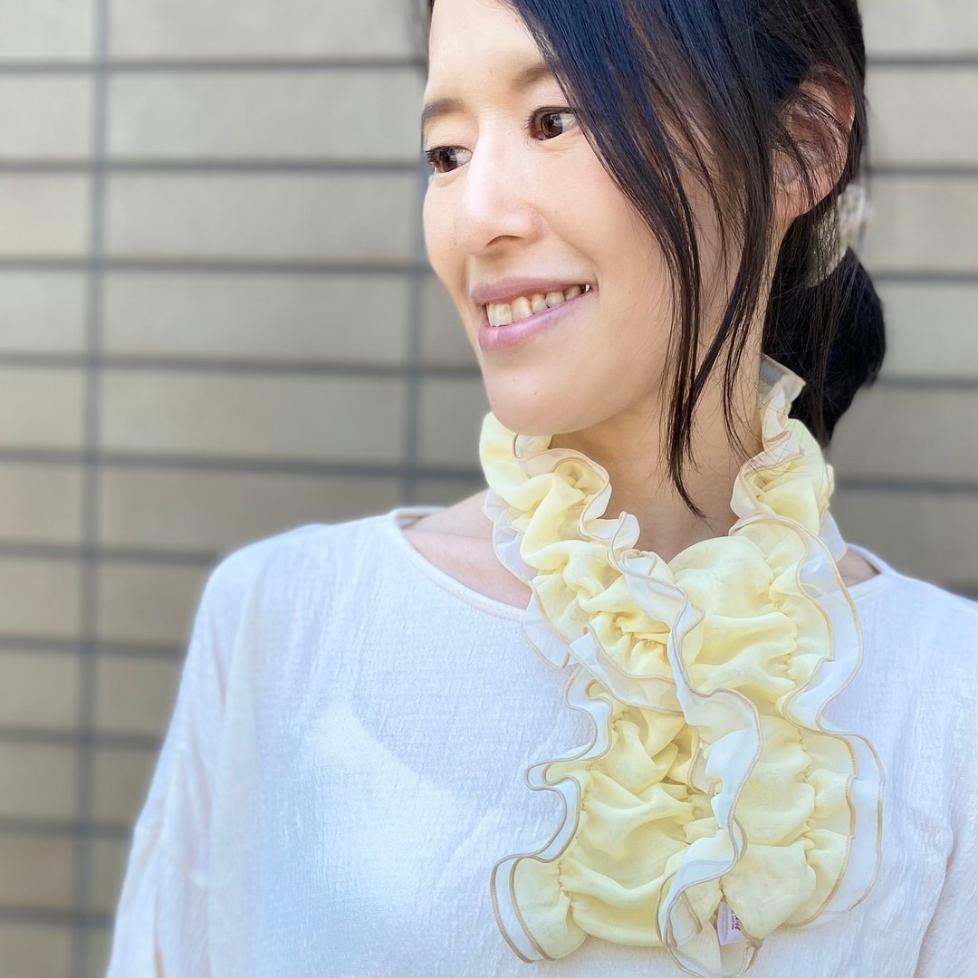 Ballett 迷你皱褶丝巾 奶油黄 轻柔雪纺材质 日本制 - 丝巾 - 聚酯纤维 黄色