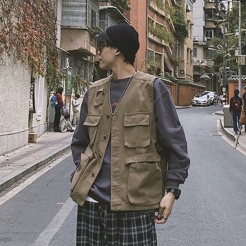 日系复古多口袋背心工装马甲外套 - 男装背心 - 棉．麻 卡其色