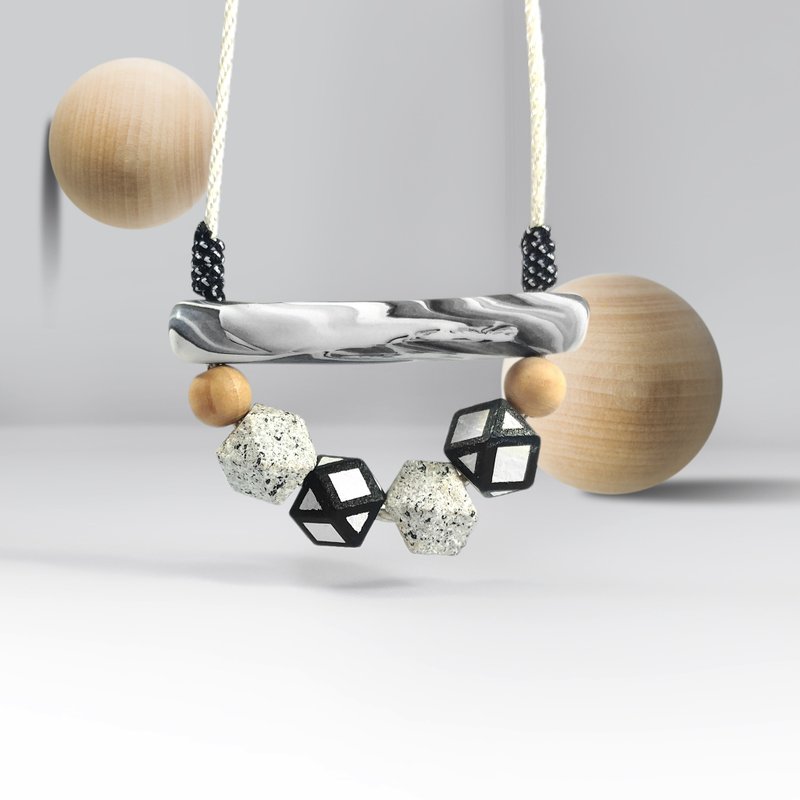 Puppets 六角形 木头 黑白色 clay 软陶泥 长款 项链 - 项链 - 树脂 黑色