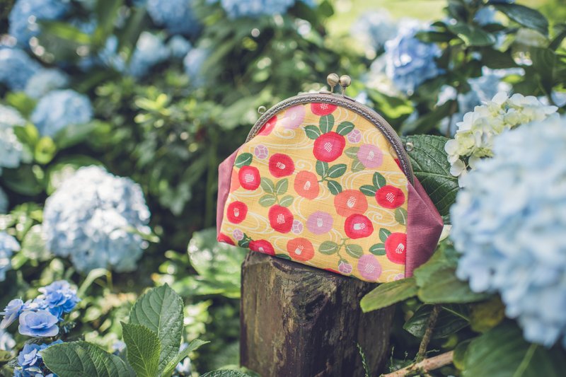 【山吹椿祭】口金包/侧背包/手拿包/收纳包 - 侧背包/斜挎包 - 棉．麻 黄色