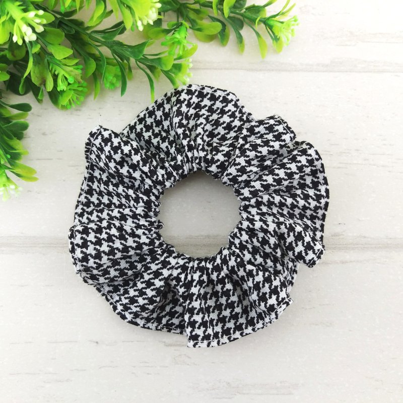 气质千鸟格 / 千鸟纹。手工甜甜圈发束 / 大肠圈 - 发饰 - 棉．麻 黑色