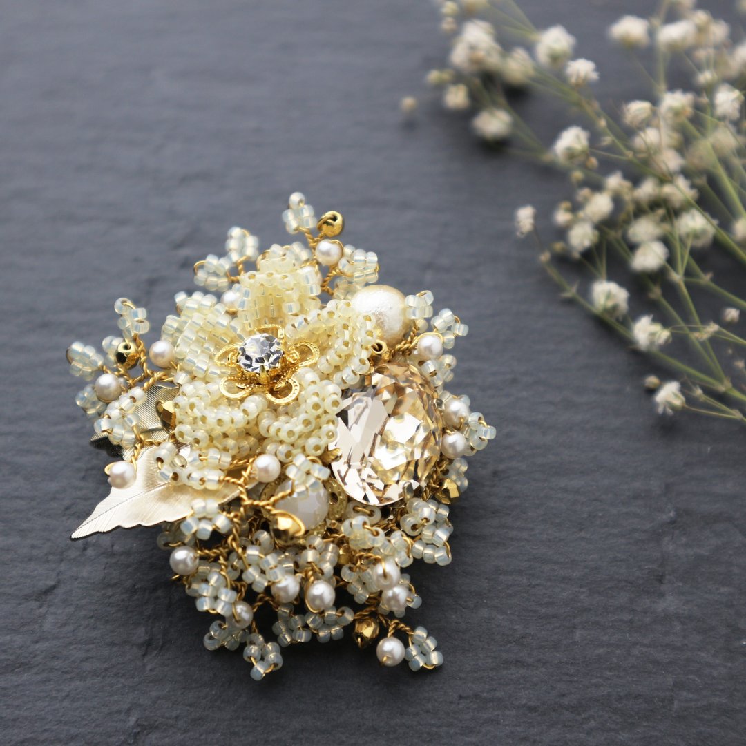 Beaded Bouquet Brooch (Yellow) - 胸针 - 玻璃 黄色
