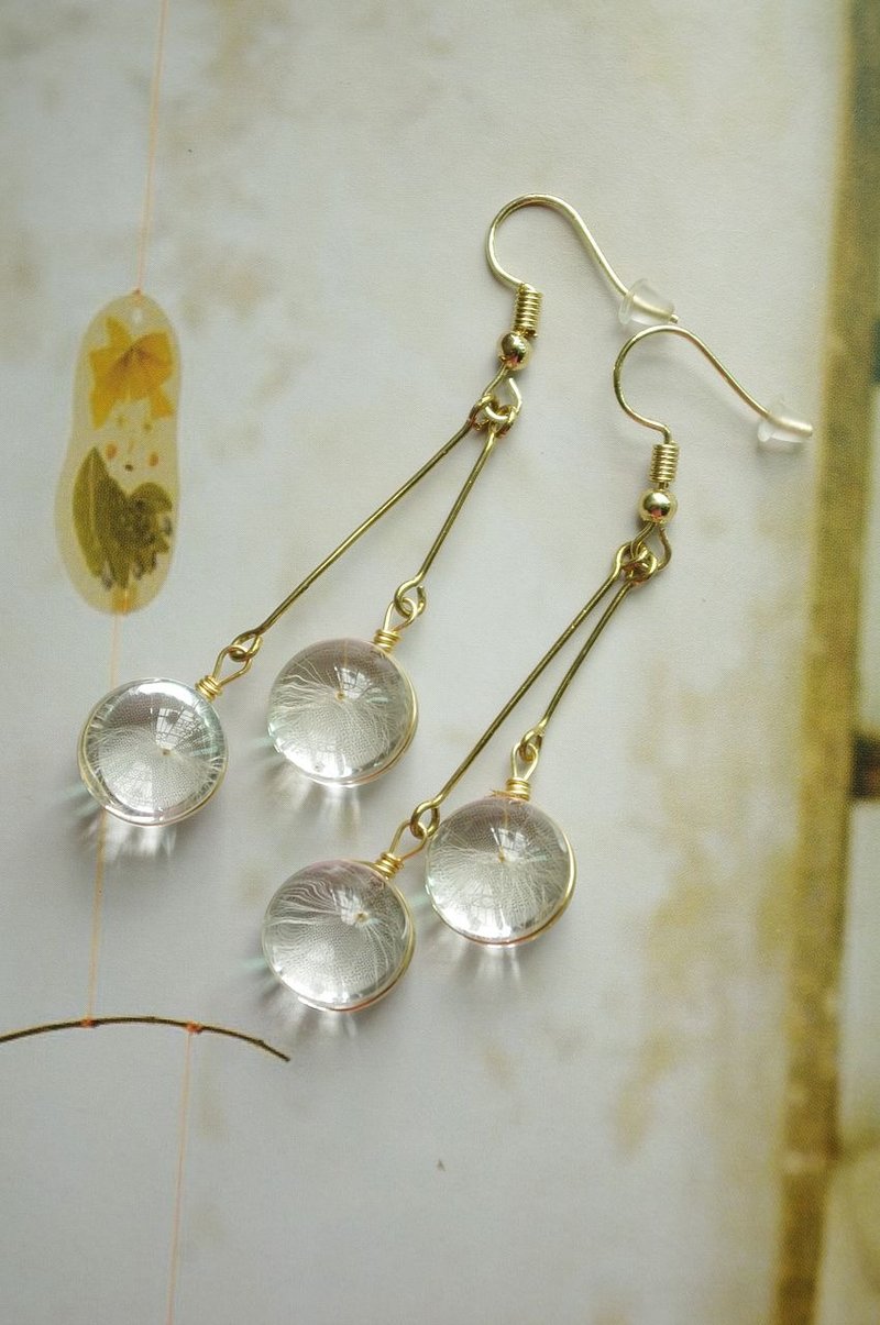 Annys workshop手作押花饰品,希望的种子, 蒲公英耳环 - 耳环/耳夹 - 玻璃 白色