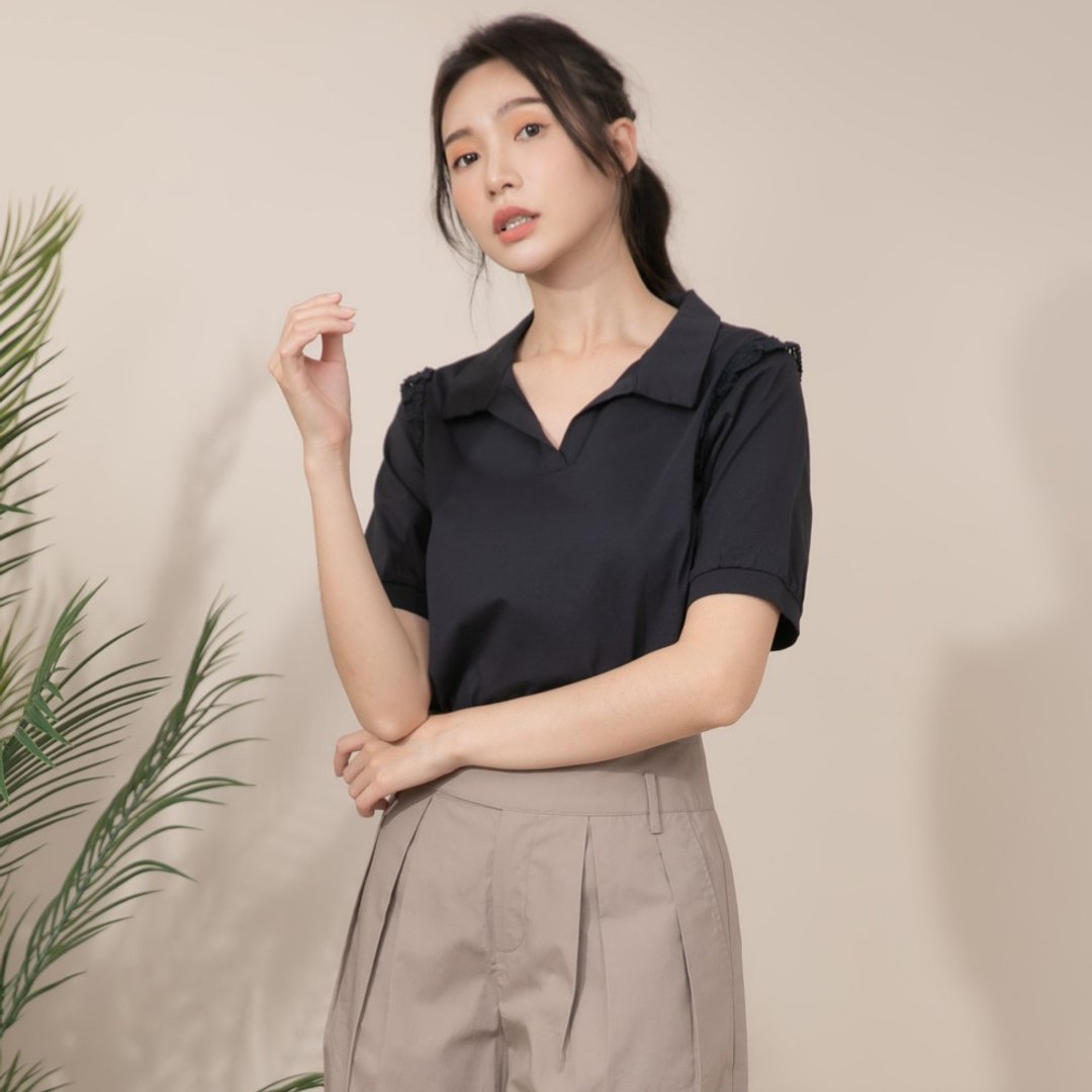 【MEDUSA】小蕾丝造型纯棉 Polo 衫 - 蓝 (M-XL) | 女上衣 纯棉 - 女装 T 恤 - 棉．麻 蓝色