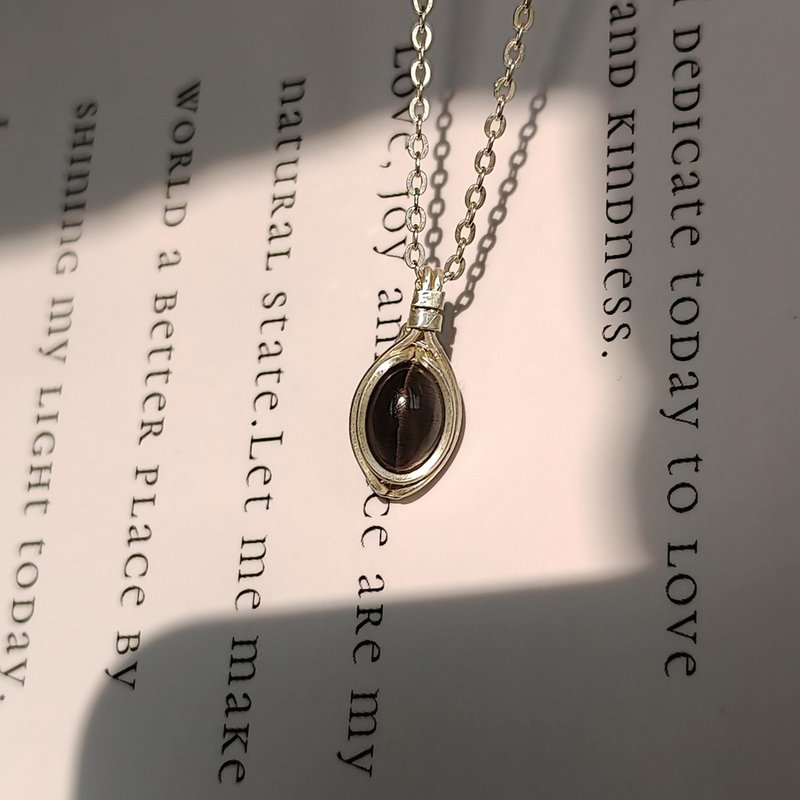 天然矽線石貓眼吊墜 貓眼石鎖骨鏈 純銀手工鑲嵌天然猫眼石項鍊 - 项链 - 半宝石 