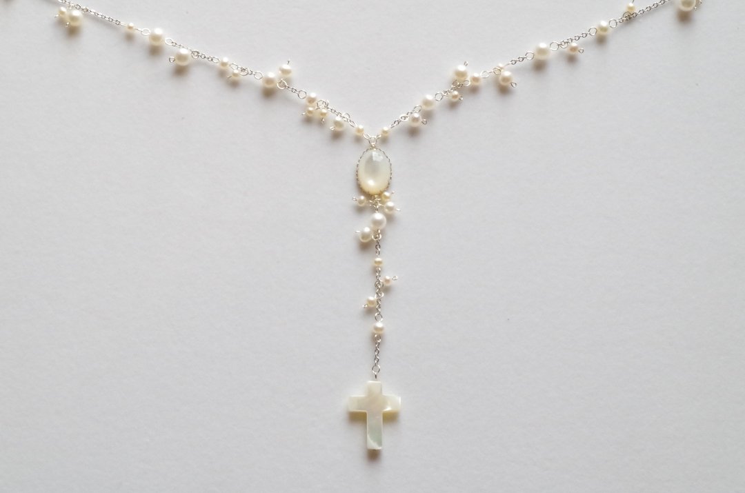 Freshwater pearl and shell Y-shaped white necklace Silver - 项链 - 宝石 白色
