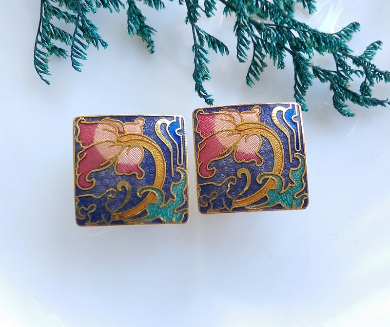 【西洋古董饰品 】景泰蓝 蓝底花卉 神话世界 夹式耳环 - 耳环/耳夹 - 其他材质 金色