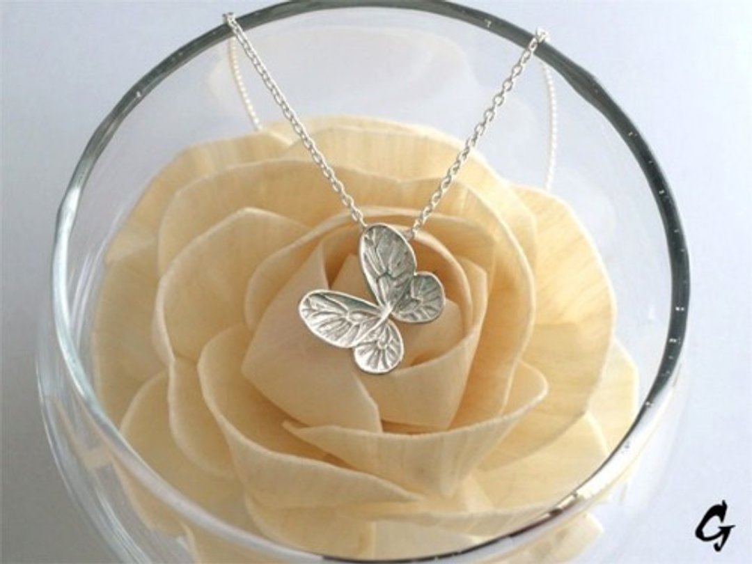 Silver-white butterfly pendant - 项链 - 纯银 