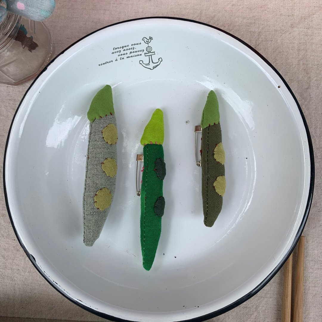 绿豌豆胸针/随机出货 - 胸针 - 棉 绿色