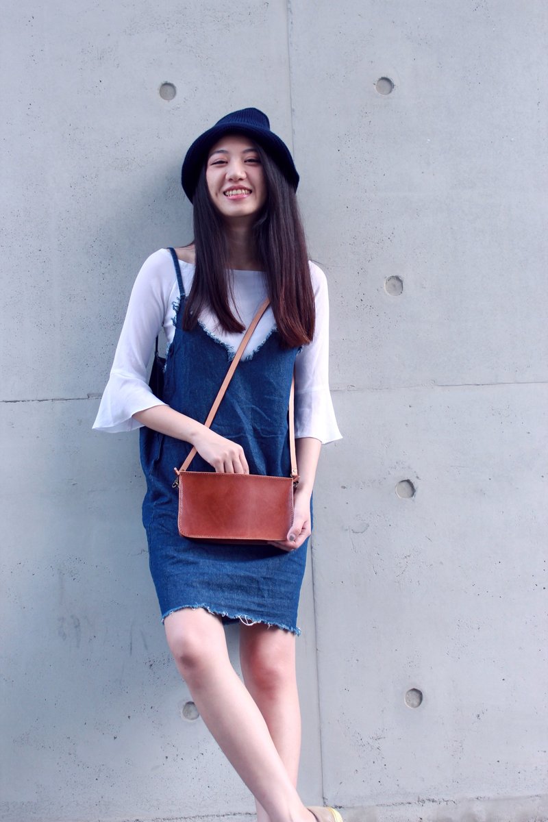 皮在痒-手作植鞣革方形拉链肩背包/手拿包 - 手拿包 - 真皮 咖啡色